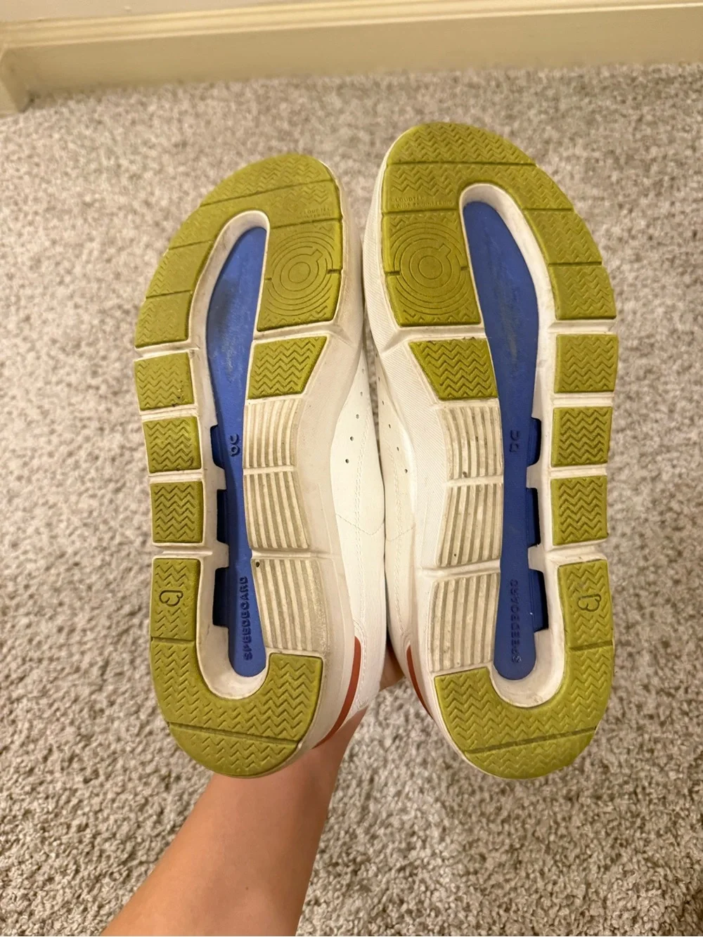 White Rogers OnCloud sneakers